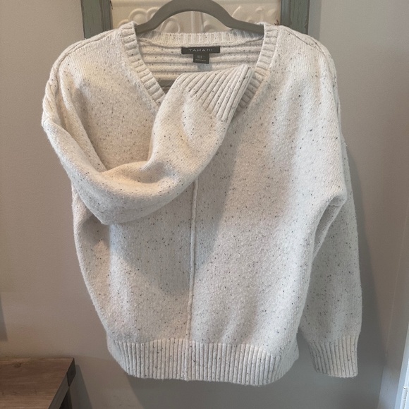 Tahari Sweaters - Tahari V-Neck Donegal Ribbed Knit Sweater Cream XL